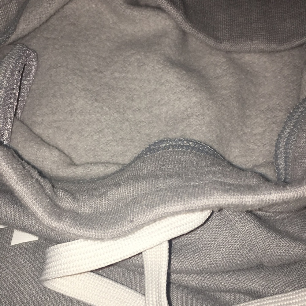 Gray soft kids medium under armour or sweat pants - Picture 4 of 5